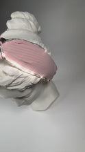 Carica e avvia il video nel visualizzatore di galleria, Cerchietto rosa in tessuto e strass con nodo centrale
