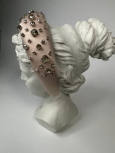 Carica l'immagine nel visualizzatore di Gallery, Cerchietto bombato rosa
